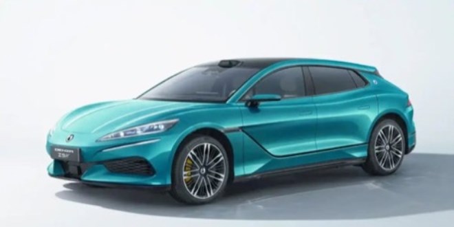 �inli dev firma 1140 beygirlik otomobille Avrupa'ya meydan okudu