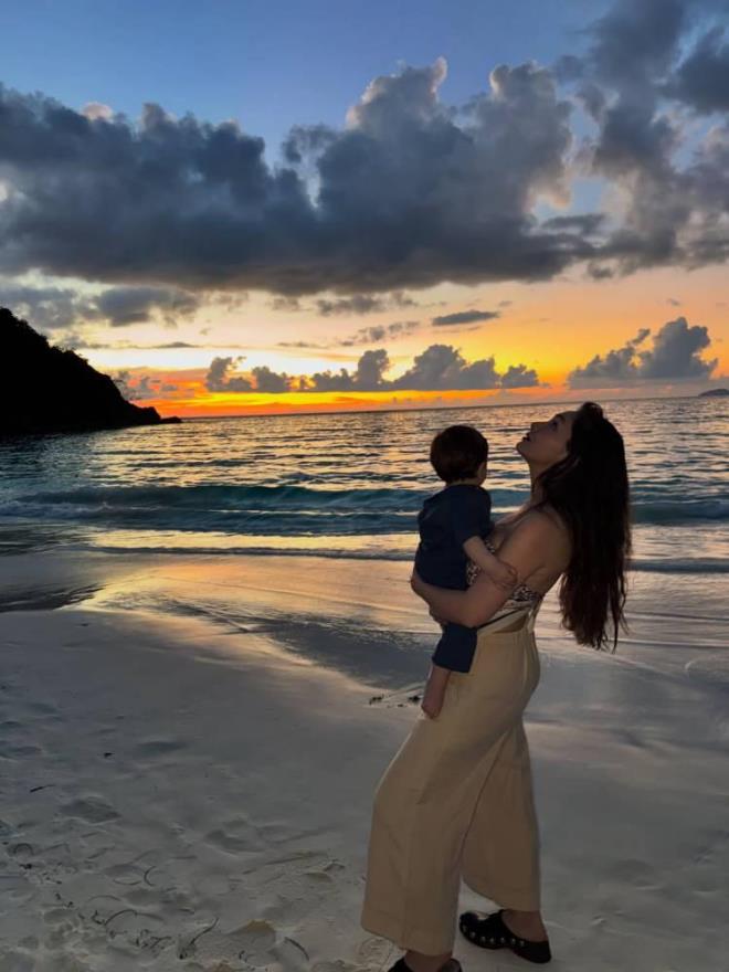 Payla��mlarda Neslihan Atag�l'�n o�lu Aziz ile ge�irdi�i samimi anlar�n yan� s�ra, Kadir Do�ulu'nun o�luyla verdi�i baba-o�ul pozlar� da dikkat �ekti. Ailenin birlikte objektif kar��s�na ge�ti�i kareler ise sosyal medyada b�y�k ilgi g�rd�.