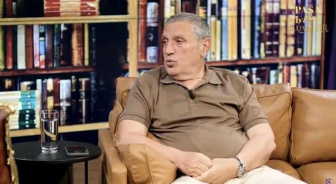 <strong>Faruk Turgut, kat�ld��� bir programda konuya ili�kin yapt��� a��klamas�nda �u ifadelere yer vermi�ti:</strong><br>  <span><strong><em>"�u an dizi yay�nda de�il. Eyl�l ay�na kadar daha 4 ayl�k bir s�re� var. Bu 4 ayda neler olur, ne biter? Kanal sat�l�r m�? Kanalda ba�ka bir yap�lanmaya ge�ilir mi? Bug�nden konu�man�n �ok anlaml� oldu�unu d���nm�yorum. Feyza giderse dizi bitebilir. Bu dizinin senaristi Melis han�m. Allah kimseyi k�z�yla, �ocu�uyla s�namas�n. Melis han�m� zor bir durumda b�rakacak i�in i�inde ben de olmam."</em></strong></span>