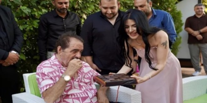 �brahim Tatl�ses'in mutlu g�n�.