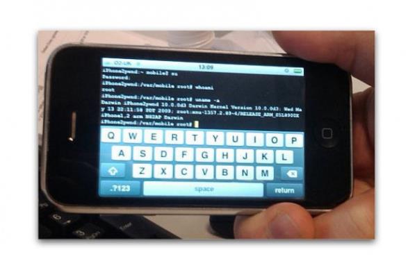 Bunun ardndan alarm gibi grnen reklam ubuklar ortaya karak kullanclar cihazlarnn malware tarz zararl yazlmlar ile saldrya uram olduuna inandrmaya alyor ve bir szde temizlik arac satn almaya ynlendiriyor.
