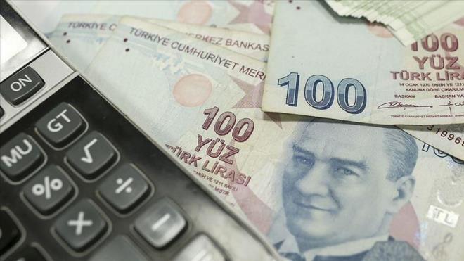 Emekli maa� promosyonlar�nda A�ustos 2026 d�nemi h�zl� ba�lad�. Bankalar, maa��n� ta��yan emeklilere sadece kar��l�ks�z nakit �deme sunmakla kalm�yor; otomatik fatura talimat�, kredi kart� kullan�m� ve ek hesap tan�mlamalar�yla toplam �d�l tutarlar�n� rekor seviyelere ta��yor. 3 y�ll�k maa� alma taahh�d� kar��l���nda �denen tutarlar, maa� aral���na ve ek kampanya kat�l�m�na g�re de�i�iklik g�steriyor.