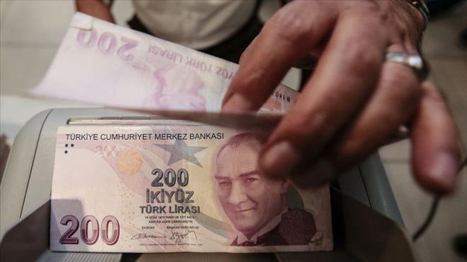 <strong>AKBANK EMEKL� PROMOSYONU 2026 A�USTOS NE KADAR?</strong><br>Akbank, A�ustos 2026 kampanyas� kapsam�nda emekli maa��n� bankaya ta��yan veya mevcut taahh�d�n� yenileyen m��terilerine cazip f�rsatlar sunuyor. 3 y�l taahh�t veren emekliler, maa� tutarlar�na g�re 6.250 TL ile 15.000 TL aras�nda de�i�en nakit promosyon alabiliyor. Promosyon �demeleri SGK protokol� �er�evesinde belirlenen maa� dilimlerine g�re hesaplara yat�r�l�yor.