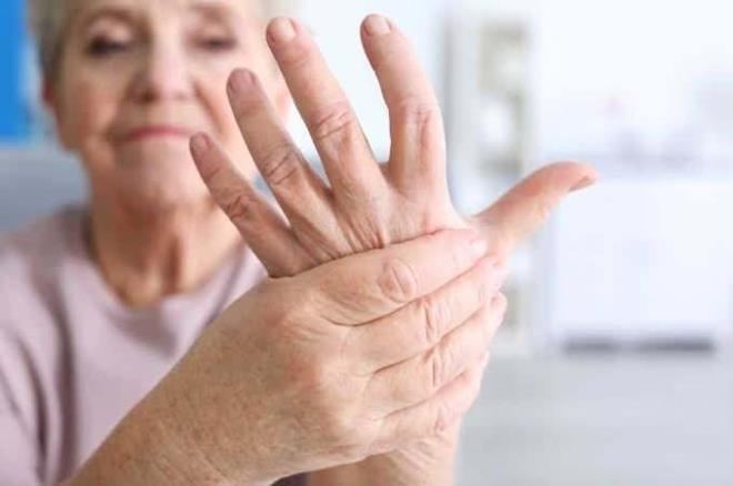 Durusoy, <em><strong>"Multiple myelom, �zellikle ileri ya� grubunda daha s�k g�r�l�r. Hastal�k, kemik ili�inde �o�alan anormal plazma h�crelerinin hem normal kan �retimini bozmas� hem de salg�lad��� anormal proteinler nedeniyle farkl� organlarda hasara yol a�abilir. Bu nedenle erken te�his, organ hasar�n� �nlemek a��s�ndan b�y�k �nem ta��r"</strong></em> dedi.