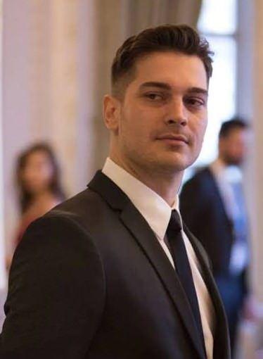 Hayran�, T�rkb�k�'nde kar��la�t��� �nl� oyuncuyu foto�raflad�.