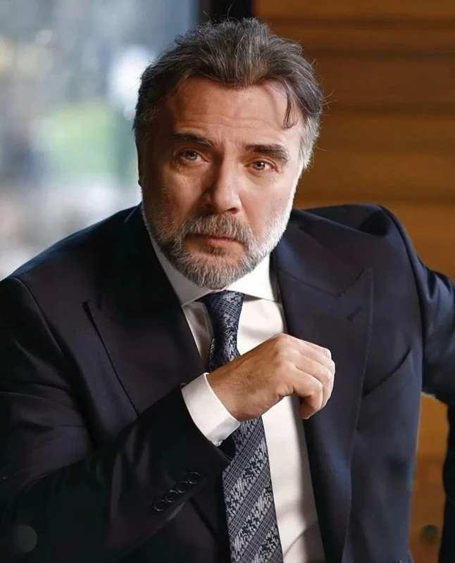<strong>"Kurtlar Vadisi" dizisindeki unutulmaz �ak�r karakteriyle geni� kitleler taraf�ndan tan�nan usta oyuncu Oktay Kaynarca, sosyal medya hesab�ndan annesi Nursel Kaynarca ile �ekildi�i bir kareyi takip�ileriyle payla�t�.</strong>