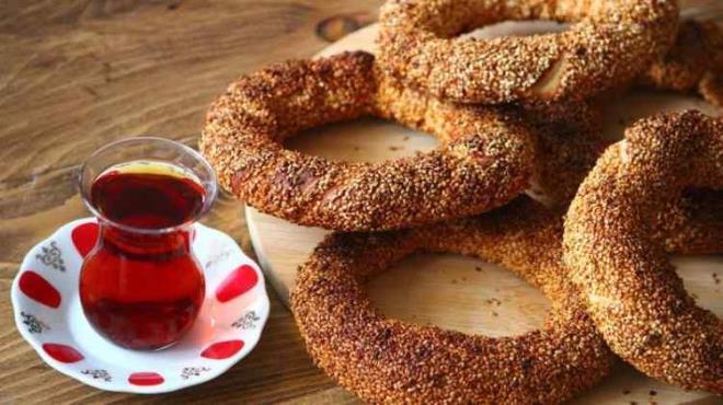K�lt�rel kimlik s�z konusu oldu�unda �stanbul ve Rize simidi tam not al�rken T�rkiye'nin simit k�lt�r�ndeki derinlik ve �e�itlilik ile e�siz zenginliklerini bir kez daha kan�tlam�� oldu.