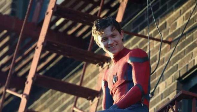 2017 y�l�nda Spider-Man: Homecoming filminde Peter Parker karakterini canland�ran Tom Holland, ge�en y�llar i�inde Marvel Sinematik Evreni'nin en �ok konu�ulan isimlerinden biri oldu.