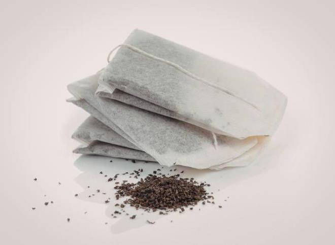Mikroplastiklerin ba��rsak sa�l���, ba����kl�k sistemi, hormon dengesi ve kronik iltihap �zerindeki olas� etkilerine y�nelik ara�t�rmalar�n ise h�zla artt���n� s�yledi.&nbsp;