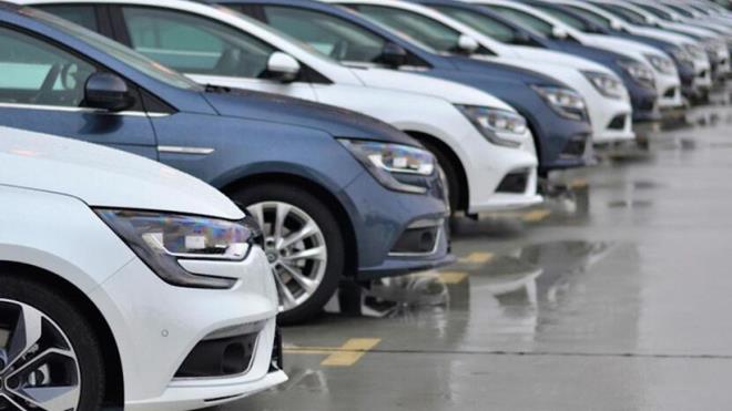 <p><strong>D�ZEL ARA�LARIN YER�N� ALAN SE�ENEKLER</strong></p> <p>Enerji piyasas�nda ya�anan fiyat de�i�imleri, ge�mi� d�nemin g�zdesi olan dizel motorlu ara�lar�n cazibesini yitirmesine yol a�t�. </p> <p>K���k hacimli benzinli motorlar ile LPG kombinasyonu, hem bak�m maliyetlerinin d���kl��� hem de birim yak�t maliyeti avantaj�yla dizel ara�lar�n tasarruf seviyesini yakalam�� durumda. </p> <p>Sekt�r temsilcileri, i�letim b�t�esini korumak isteyen kullan�c�lar i�in bu segmentteki talebin artarak devam edece�ini �ng�r�yor.</p>