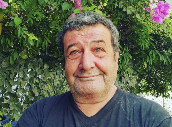 Haziran ay�nda Bodrum'da acil koduyla bypass operasyonuna al�nan oyuncunun d�rt damar�n�n de�i�tirildi�i ��renildi. Ameliyat�n ard�ndan sa�l�k durumunun iyi oldu�u belirtilen Papu��uo�lu'nun bir s�re evinde dinlenmesi ve yakla��k 10 g�n i�inde g�nl�k ya�am�na d�nmesi bekleniyordu.