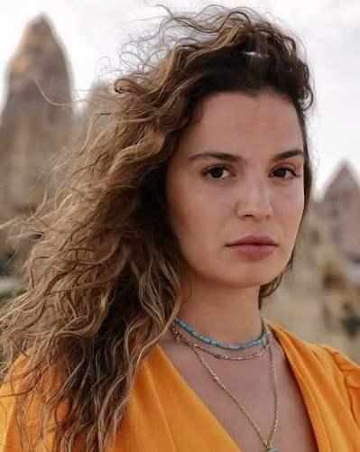 <p><strong>AMEL�YAT ESBNASINDA BA�IRSA�I DEL�NM��T�</strong></p>    <p>&nbsp;</p>    <p>Rahmindeki miyomlar� ald�rmak i�in �zel bir hastanede ameliyat olan ancak doktorun hatas� sonras�nda a��r komplikasyon ya�ayarak ba��rsa��n�n delinmesi sonras� �l�mden d�nm��t�.</p>
