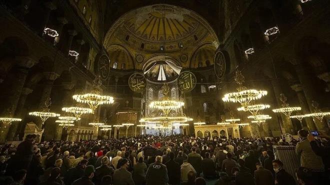 2026 Mevlid Kandili tarihi, t�m �slam camias� taraf�ndan merak edilen ve ara�t�r�lan m�barek g�nler aras�nda yer al�yor. M�sl�man alemi i�in �zel bir gece olan Mevlid Kandili, her y�l oldu�u gibi bu y�l da dualar ve ibadetlerle ge�ecek. Peki, 2026 Mevlid Kandili ne zaman idrak edilecek?
