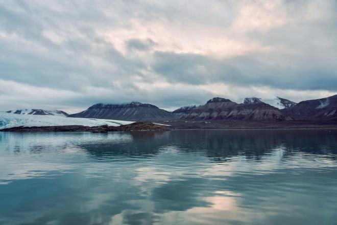 valbard ? Norve� <BR>Kuzey Kutbu'na yak�n bu tak�madada buzullar, karla kapl� da�lar ve u�suz bucaks�z kutup manzaralar� bir araya geliyor.