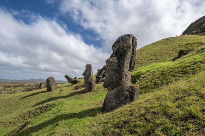 Paskalya Adas� ? �ili <BR>Devasa Moai heykelleriyle tan�nan ada, d�nyan�n en gizemli arkeolojik destinasyonlar�ndan biri.