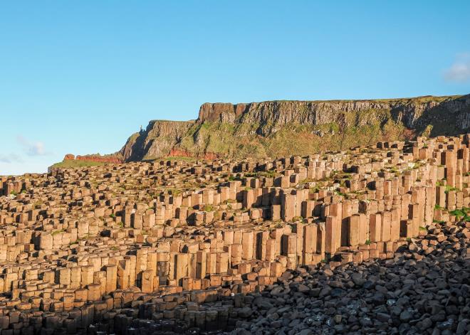 Giant's Causeway - �rlanda <BR>Milyonlarca y�l �nceki volkanik faaliyetlerin olu�turdu�u geometrik bazalt s�tunlar� inan�lmaz derecede d�zenli g�r�n�yor.