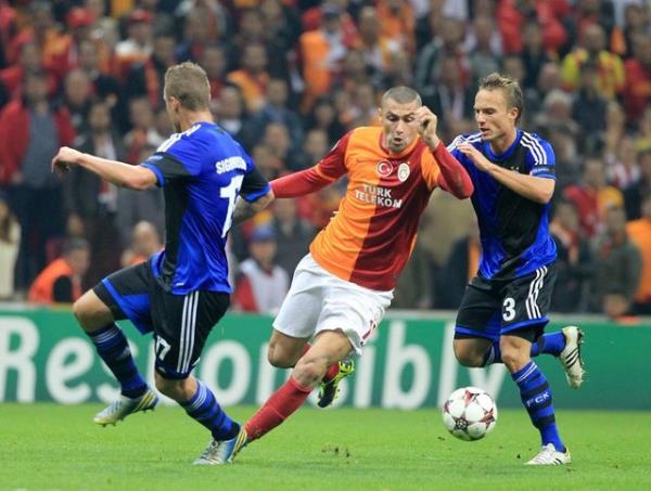 <b>Guardian:</b> Galatasaray Eboue'nin parlad oyunla Kopenhag'a kar zafer kazand.