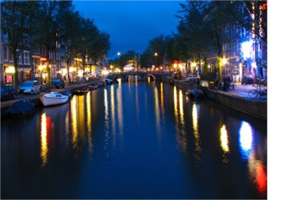 <p><b>16- Hollanda</b></p>  stn zekal kii says 427 bin