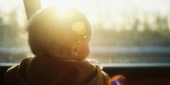 10 ayl�k torununu arka koltukta unuttu! Ac� ger�ekle y�zle�ti