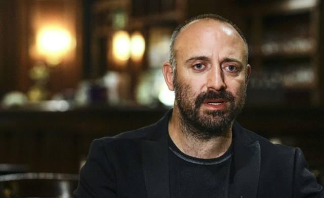 <p><span><strong>LONDRA'DA YATIRIM YAPTI&nbsp;</strong></span></p>    <p>Oyunculu�unun yan� s�ra giri�imcilik faaliyetleriyle de g�ndeme gelen Ergen�, Londra’da b�rek�i d�kk�n� a�arak farkl� bir sekt�rde yat�r�m yapm��t�.&nbsp;</p>