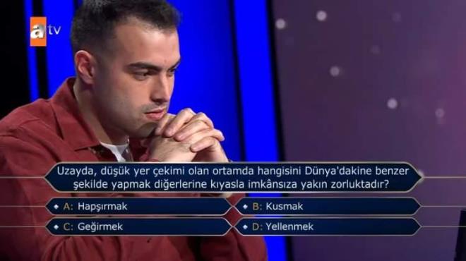 ��FT CEVAP JOKER HAKKINI KULLANDI<strong><br>Sorunun ��klar� aras�nda karars�z kalan yar��mac�, �ift cevap joker hakk�n� kullanmaya karar verdi.</strong>