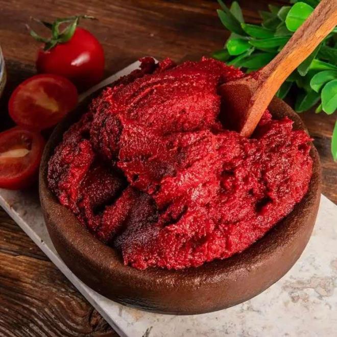 <p><strong>DOMATES SAL�ASININ BEY�N FONKS�YONLARI �ZER�NDEK� ETK�S� ARAL�TIRILDI</strong></p>    <p>&nbsp;</p>    <p>Domatesin i�erisinde bulunan g��l� antioksidanlardan olan likopen kalp ve damar sa�l��� �zerinde olas� etkileri ara�t�r�rken bilim insanlar� beyin fonksiyonlar�n� da de�erlendirdi.</p>