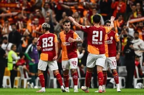 Yapay zeka, Galatasaray'�n y�zde 61 ihtimalle �ampiyon olaca��n� �ng�rd� ve sar�-k�rm�z�l�lar�n sezonu 82 puanla tamamlayaca��n� tahmin etti.