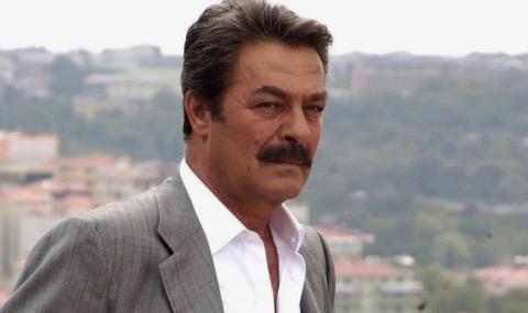 �nan�r?�n ilk vasiyetini 2015 y�l�nda haz�rlad���, 2022 y�l�nda ise noter huzurunda iki ayr� vasiyet daha d�zenledi�i belirtildi. ��erikleri gizli tutulan vasiyetlerin, yasal s�recin tamamlanmas�n�n ard�ndan eyl�l ay�nda a��laca�� ifade edilmi�ti.