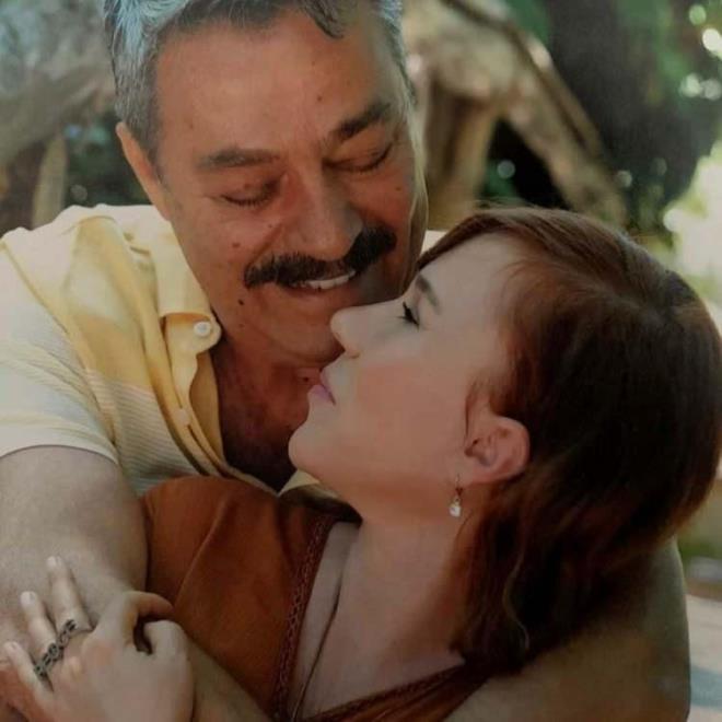 M�RASININ DETAYLARI ORTAYA �IKTI<br><strong>Levent �nan�r'�n a��klamalar� sonras� tart��malar alevlenirken, Kadir �nan�r'�n payla��lamayan servetine ili�kin detaylarda g�n y�z�ne ��kt�.</strong>