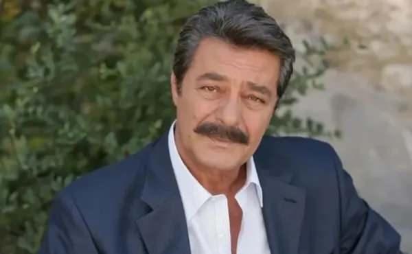 <strong>27 Haziran'da 77 ya��nda hayat�n� kaybeden T�rk sinemas�n�n usta ismi Kadir �nan�r'�n vefat�n�n ard�ndan tart��malar� da beraberinde getiren vasiyet krizinde dava 17 Aral�k tarihine ertelenirken, �nan�r'�n s�r gibi saklanan miras�n�n i�eri�i de ortaya ��kt�.</strong>