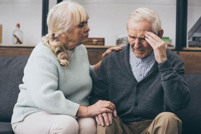 <p><strong>2050 YILINA KADAR ALZHE�MER VAKALARI 2.5 KAT ARTACAK</strong></p>    <p>&nbsp;</p>    <p>T�rkiye’de yakla��k 700 bin ki�inin Alzheimer ve di�er demans t�rleriyle ya�ad���n�n tahmin edildi�ini belirten G�mceli, n�fusun h�zla ya�lanmas� nedeniyle bu say�n�n 2050 y�l�na kadar 2-2,5 kat�na ��kmas�n�n beklendi�ini ifade etti. 65 ya� �st� n�fus oran�n�n y�zde 10 seviyelerinden 2050 y�l�nda y�zde 23’e ula�mas�n�n �ng�r�ld���n� belirten G�mceli, Alzheimer’�n gelecek y�llarda T�rkiye’nin �nemli halk sa�l��� sorunlar�ndan biri haline gelebilece�ine dikkat �ekti.</p>