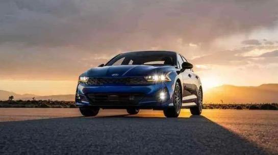 15) KIA K5<br>2.5 KAT DAHA FAZLA