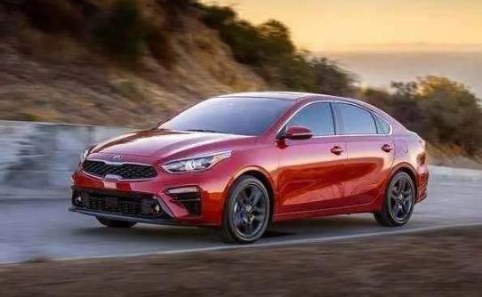 9) KIA FORTE<br>2.9 KAT DAHA FAZLA