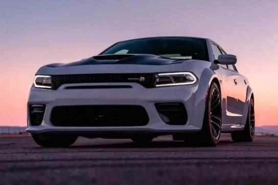 19) DODGE CHARGER