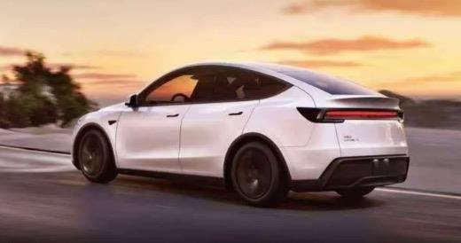 6) TESLA MODEL Y<br>3.7 KAT DAHA FAZLA
