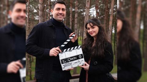 ��RK�N D�Z�S� F�NAL M� YAPIYOR?<p>    �irkin dizisinin final yapaca��na ili�kin geli�meler izleyiciler taraf�ndan takip ediliyor. Dizinin ekran yolculu�unun sona erip ermeyece�i ve final tarihi, kanal ile yap�m ekibinin resmi a��klamas�yla kesinlik kazanacak.