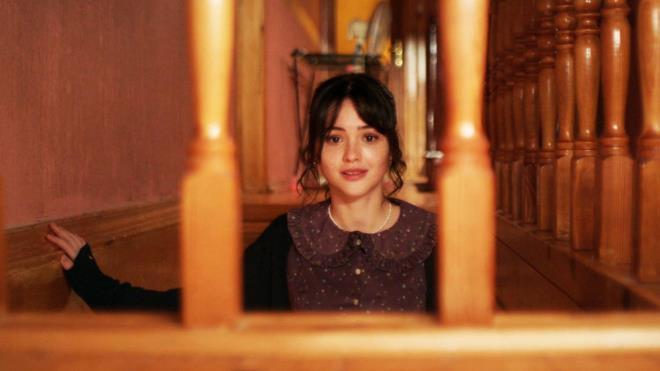 Televizyon ekranlar�nda k�sa s�redir yer alan �irkin dizisiyle ilgili final iddialar� g�ndeme geldi. �zleyiciler "�irkin dizisi neden bitiyor?", "Final b�l�m� ne zaman yay�nlanacak?", "Dizi erken mi sona erecek?" sorular�na yan�t ar�yor. Dizinin ekran maceras�yla ilgili geli�meler yak�ndan takip ediliyor.