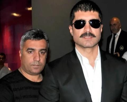 Ercan Deniz?in avukat�, �zcan Deniz?in bu ifadelerinin m�vekkilinin hayat�na y�nelik a��k�a ve do�rudan bir ate� a�ma tehdidi niteli�inde oldu�unu su� duyurusu dilek�esinde belirtti.  <p>  Ba��na gelebilecek her t�rl� kaza ve sald�r�dan �zcan Deniz?i sorumlu tutan Ercan Deniz, kay�ttaki sesin kimli�inin do�rulanmas� i�in uzman ses analizinin yap�lmas�n� talep etti.