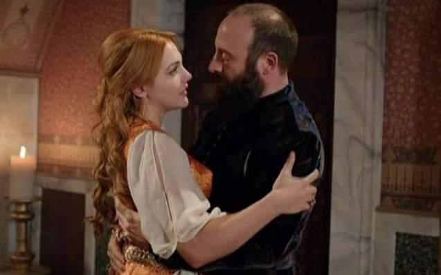 Halit Ergen� ve Meryem Uzerli, 15 y�l sonra �zcan Alper'in yaz�p y�netti�i �mroz'da Bahar i�in yeniden kamera kar��s�na ge�ti.