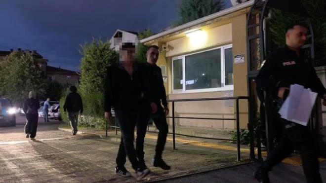 Hakk�nda adli i�lem ba�lat�lan aday�n, hileli giri�imi nedeniyle 2 y�l boyunca ehliyet s�navlar�na giri�ine yasak getirildi�i bildirildi. Olayla ilgili soru�turma �ok y�nl� olarak s�rd�r�l�yor.
