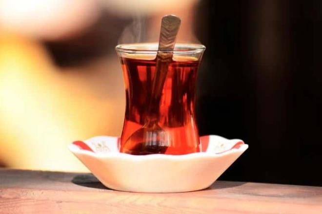 �lkemizde g�n�n her saati severek t�ketilen �ayla ilgili uzmanlardan �nemli bir uyar� geldi.