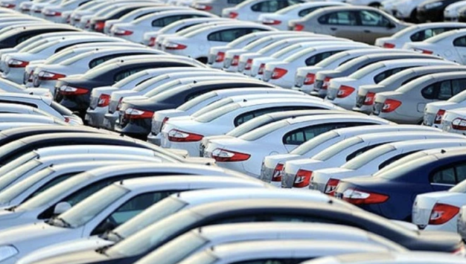<p>Bu iki grup birlikte de�erlendirildi�inde elektrikli ve hibrit otomobillerin toplam pazar pay� y�zde 51,9’a ula�t�.</p> <h3>EYL�LDE ELEKTR�KL� SATI�LARI HIZLANDI</h3> <p>Elektrikli otomobillerde eyl�l ay�nda ise sat��lar�n yeniden y�kseli�e ge�ti�i g�r�ld�.</p> <p>Eyl�l ay�nda 15 bin 128 elektrikli otomobil sat�l�rken, sat��lar ge�en y�l�n ayn� ay�na g�re y�zde 17,1 artt�. Elektrikli modellerin eyl�l ay�ndaki pazar pay� y�zde 23,7 olarak ger�ekle�ti.</p>