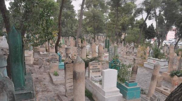 "Bize hasta oksijensiz kalmsa oksijen vermemiz ve kan basnc dkse ykseltmemiz gerektii retiliyor.