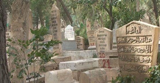 Columbia niversitesi Nroloji Blm'nden Dr. Stephan Mayer ise "Eskiden kalbin tm vcuda kan pompalamay durdurmasndan sonra kiinin oksijen ve gerekli besin maddelerinin eksiklii nedeniyle birka dakika iinde kalc beyin hasarna urayacana inanlyordu.