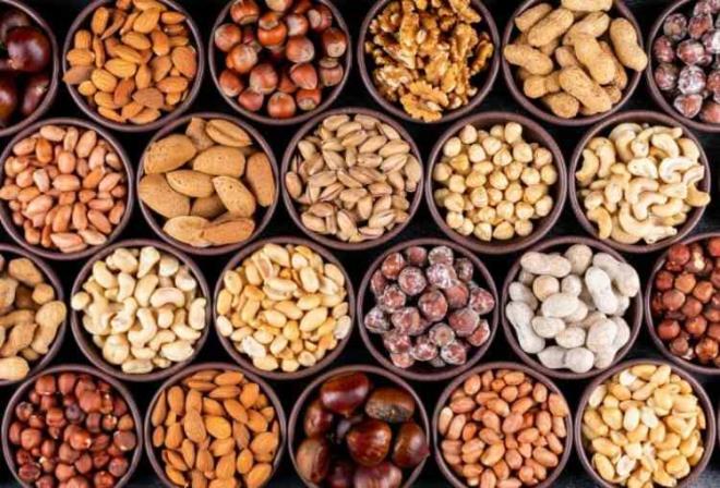 Sa�l�k platformu Healthline uzmanlar� taraf�ndan yap�lan t�bbi incelemelerde besin de�eri bak�m�ndan �ne ��kan kuruyemi�ler incelendi.