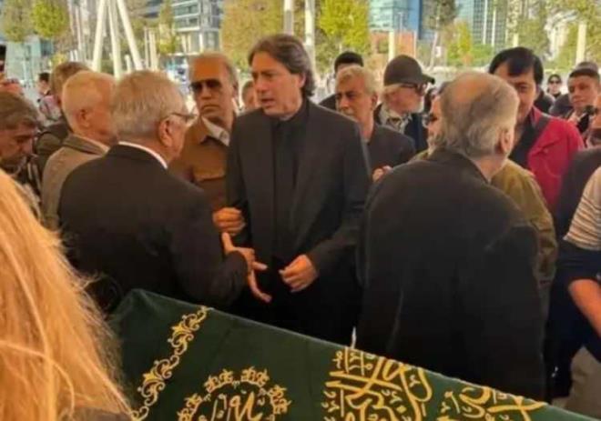 ��le namaz�n�n ard�ndan k�l�nan cenaze namaz� sonras� G�ksel Arsoy’un naa�� Zincirlikuyu Mezarl���’nda topra�a verildi.&nbsp;