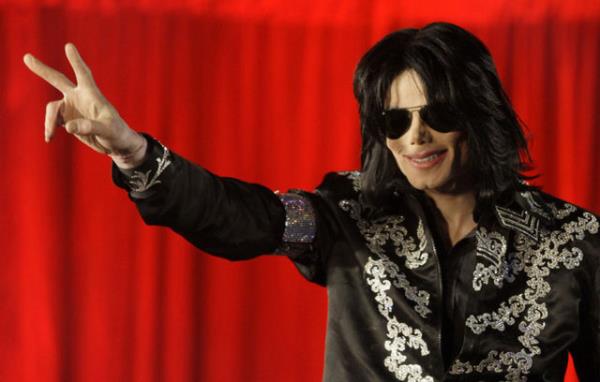 Forbes dergisinin, 2012 Ekim'den 2013 Ekim'e kadar kazandklarn baz alarak yapt aratrmaya gre; ldkten sonra en ok kazanan nller listesine 2009 ylnda len pop yldz Michael Jackson 1 ylda 160 milyon dolarlk geliriyle birinci sradan girdi. Michael Jackson, yaayan sanatlar arasnda en ok kazanan Madonna'y geride brakt.