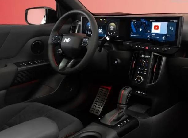 Model, 245 beygir g�� �reten hibrit, 292 beygir g�� �reten ve tahmini 81 kilometreye kadar tamamen elektrikli menzil sunan �arj edilebilir hibrit ile 150 beygirlik 1.6 T-GDI benzinli motor se�enekleriyle sunuluyor.