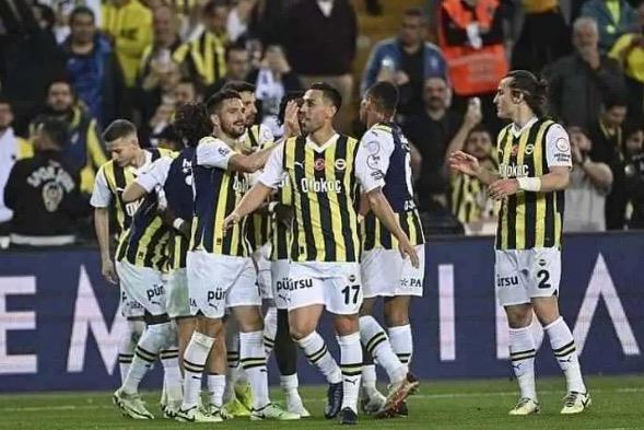 <div class="content-text"><p><strong>�L �L EN �OK TUTUTLAN TAKIM ORTAYA �IKTI</strong></p> <p> Lig heyecanla devam ederken hangi ilde hangi tak�m�n desteklendi�i de ortaya ��kt�...</p>