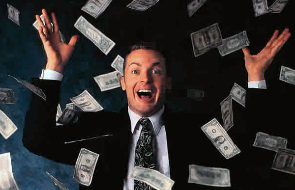 Kuzey Amerika ktasnda halka ak 2259 irketten 2250 CEO arasnda yaplan aratrmada CEO'larn yllk kazanc ortaya karld. GMI Ratings'in CEO'larn maa, hisse gelirleri, prim ve dllerinden derledii rakamlara gre bu sene ilk kez ilk 10'da yer alan tm CEO'lar ylda en az 100 milyon dolar kazand. Listede baz isimlerin kazanc dudak uuklatt. <p><b>te 2012 ylnn tmnde en ok kazanc salayan CEO'lar ve yllk kazanlar...</b></p>